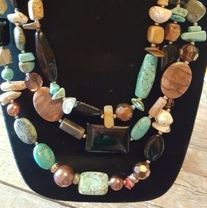 Beautiful 3 string turquoise & stone necklace